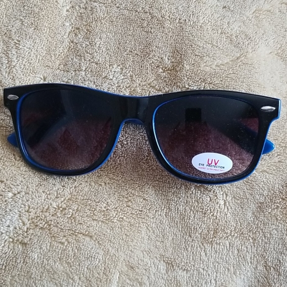 SUNGLASSES - Picture 2 of 5